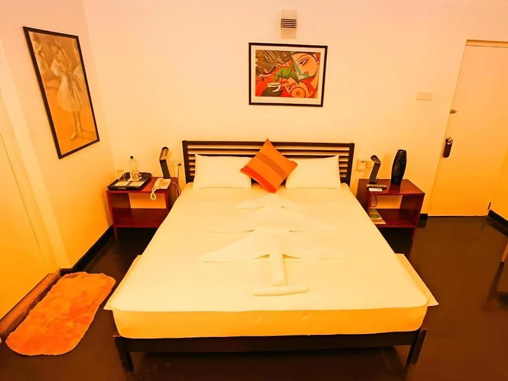 Hill House Kandy Hotel