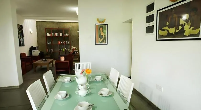 Hill House Kandy Hotel